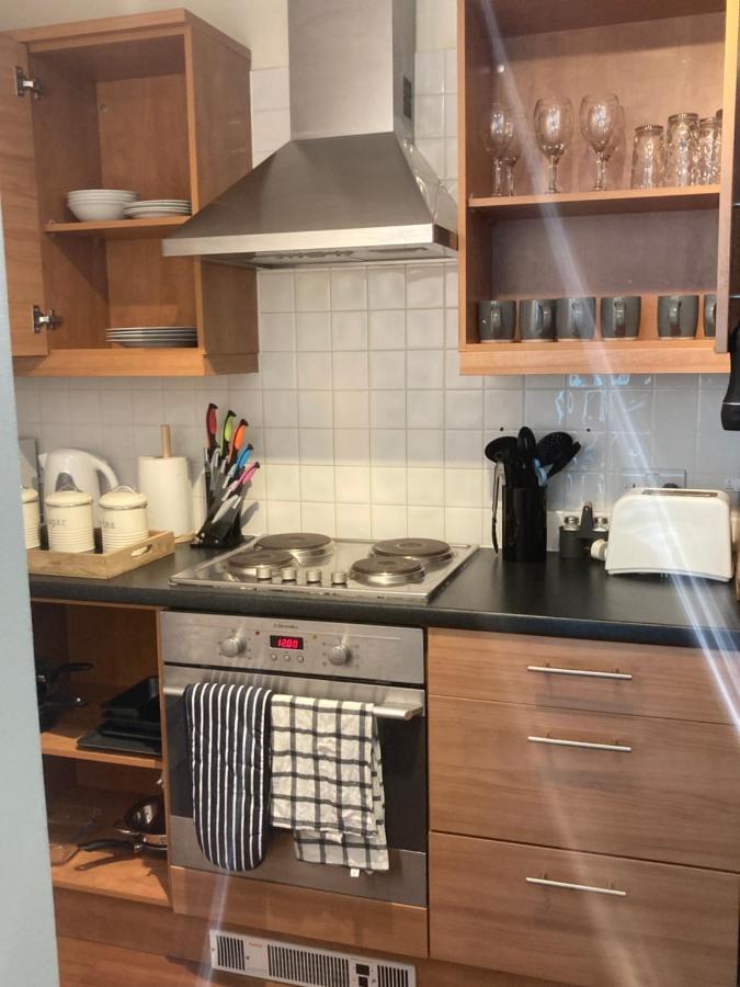 Modern Apartment Located In Cmk Restaurant Quarter Milton Keynes Exterior foto